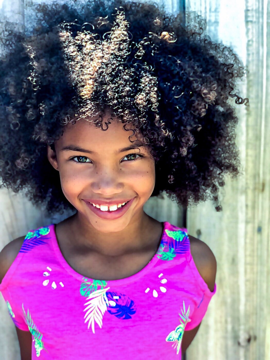 Förstå ditt barns hårtyp: utforska roliga produkter för lockigt hår